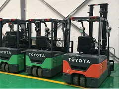 进口电动叉车价格 丰田三支点电动环保电瓶叉车
