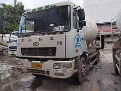 低价出售精品17年18年国五华菱大12方二手搅拌车