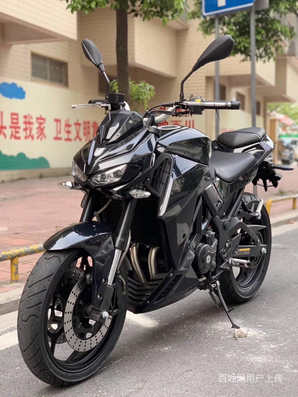 新到货全新2019年全新大蟒蛇400r街车亮黑版