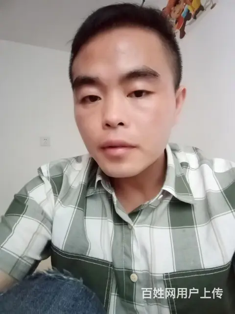 对面的女孩看过来，找对象哈！ - 图片 1