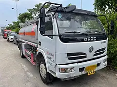 国五二手东风多利卡油罐车