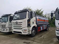 解放10吨运油车 厂家买车上户分期送车一条龙