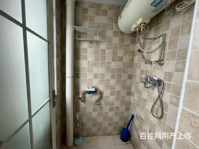 金港湾可免中介费一口价800元月电梯房阳台看东街夜景 - 图片 6