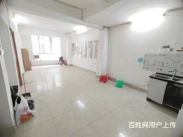 滨江小区 简单装修3房2厅2卫，2楼，首付7万入住 - 图片 1
