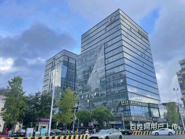 绿地东海岸超大LOFT 租     254平米 转的图片