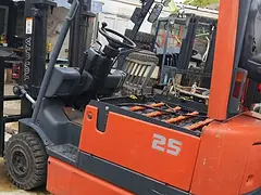 二手1吨2吨丰田电瓶叉车_前移式电动堆高车出售