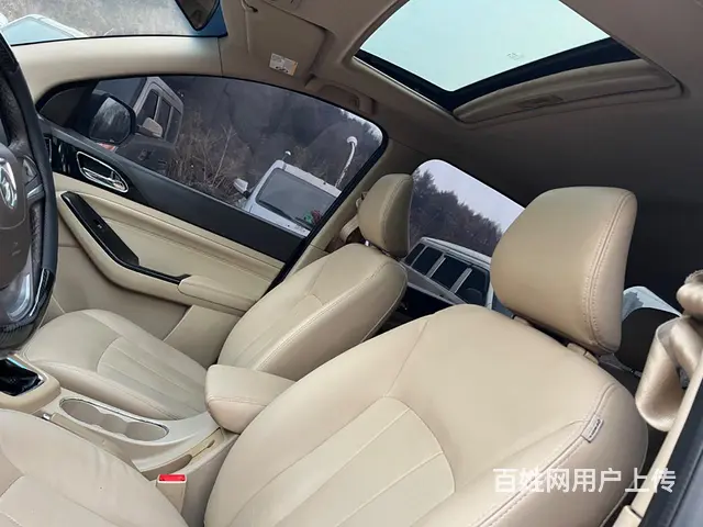带天窗的宝骏730 - 图片 9
