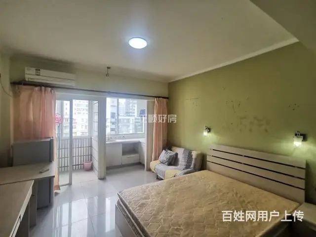 新香洲华润万家商场旁，电梯公寓，精装修，家私家电齐全。出租 - 图片 4