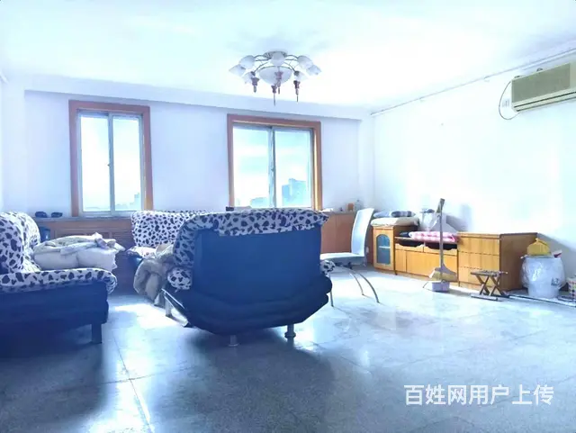 芝罘湾万达华茂小区电梯房烟中大厦朝阳卧室 - 图片 4