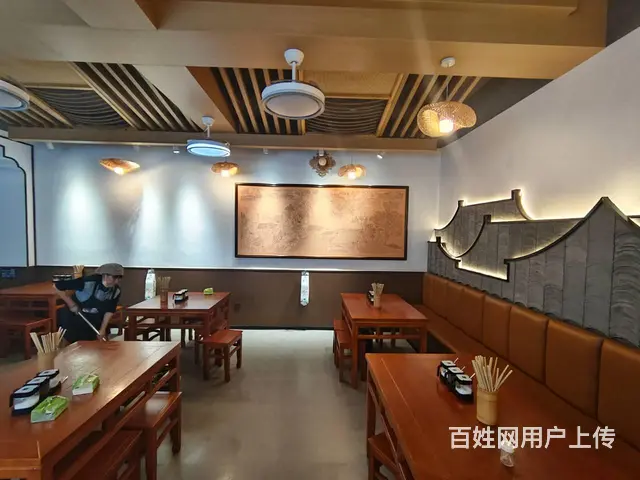5211（爆铺网）人流量特别大的餐饮一条街旺铺转让 - 图片 3