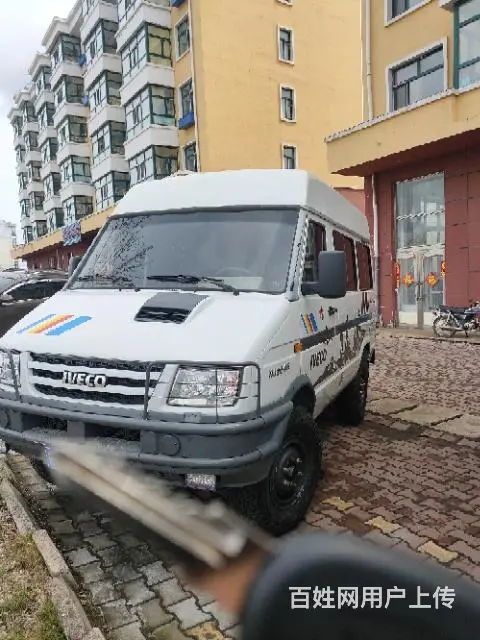依维柯2045四驱越野车 - 图片 1