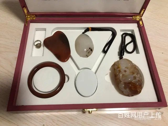 阜新全新玛瑙多个饰品 - 图片 1
