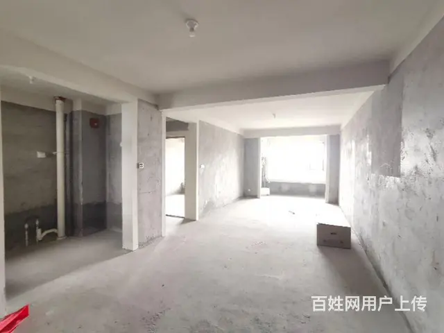 鸿鑫御景 有储藏室和车位 证满2年可贷款毛坯房随意装的图片
