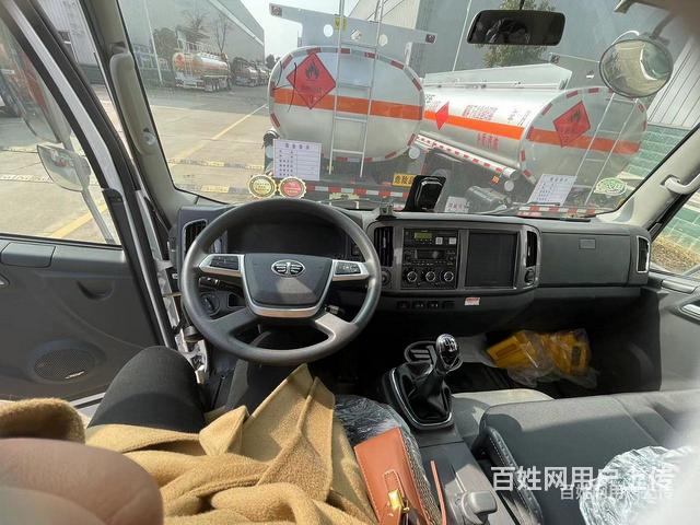 宿州东风福瑞卡8吨油罐车润滑油及煤焦油运输车多少钱一台的图片