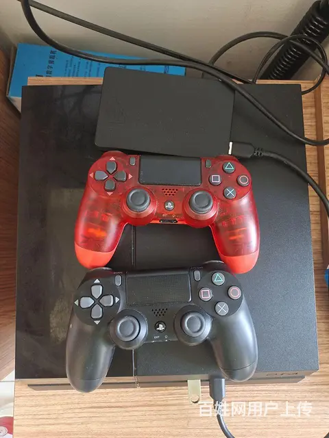 出售PS4游戏机索尼牌 - 图片