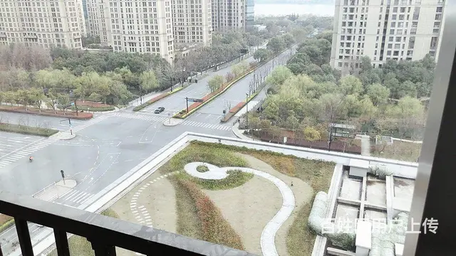 地铁口，有200至1000方，可做球馆。瑜伽。游戏室 - 图片 3