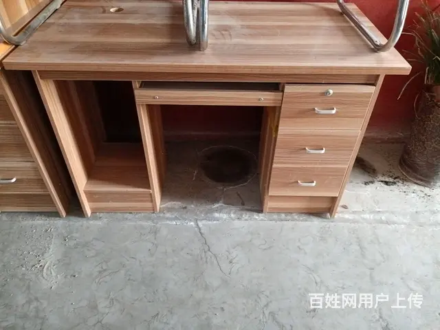 新城办公桌，办公家具一批便宜出 - 图片 2