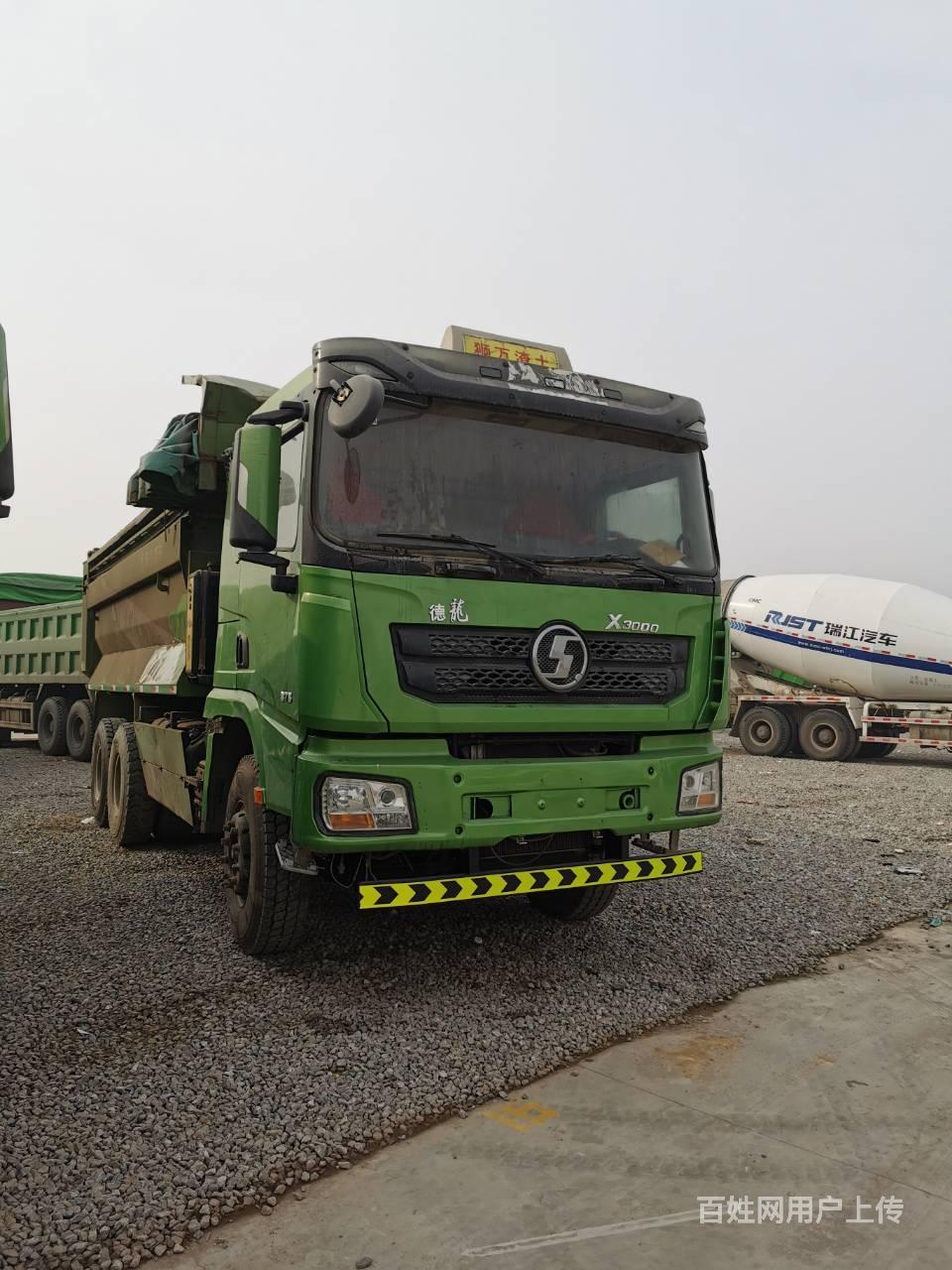 二手德龙渣土车转让 5.6米大箱 国五 后八轮