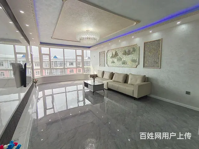 落地窗客厅 一条街 老大商 两室地热 精装修 边屋 拎包入住 - 图片 1