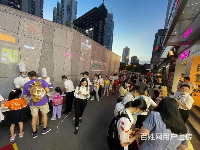 火车站公交站后面 交通便利 适合饮品美容美甲服装水果等 - 图片 10
