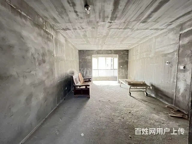 北门口，中央领域，现房毛坯，大三室，随时看房，可按 - 图片 1