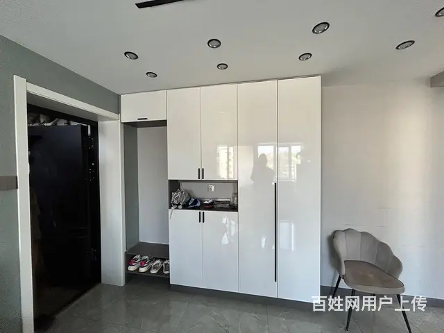八里铺钢材市场蔬菜大院附近，步梯4楼，精装修两室一厅，指纹密 - 图片 1
