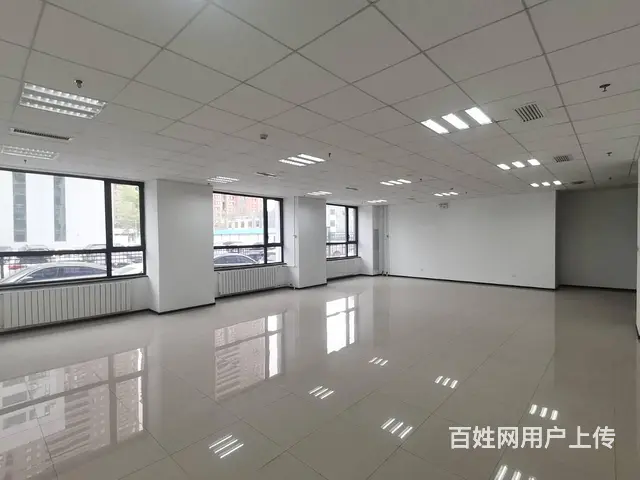 甲方直租 世纪大厦地铁口 一楼155平 送免租期停车位 - 图片 1