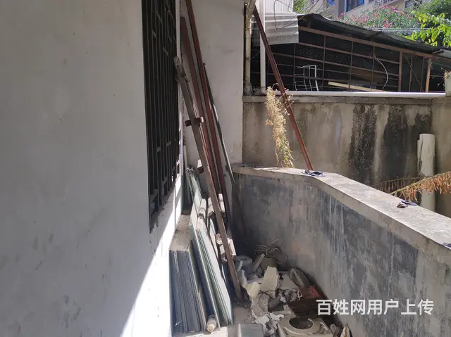 牛角巷简单装璜三室一厅一厨一卫有小院子房屋出售 - 图片 10