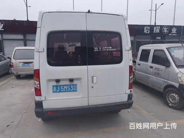 大通V80 2015款 2.5T 手动 尊杰短轴低顶 - 图片 2