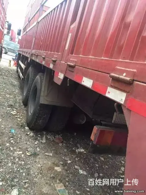 东风天龙9.6米仓栏车350马力雷诺机 - 图片 4