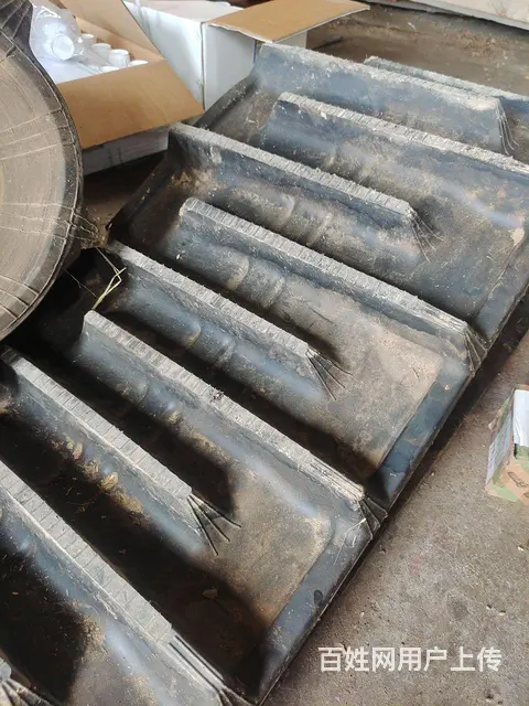 988-108履带高花，一条新的，一条100小时 - 图片