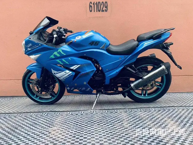 磨砂蓝川崎250爬赛！犀利造型，液晶仪表可多种支付 - 图片 3