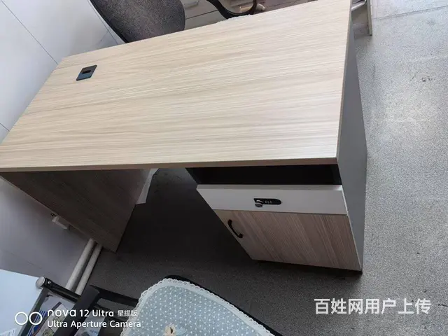 电脑桌 - 图片 1