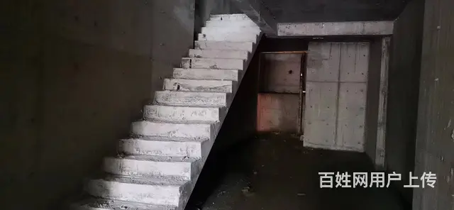7725(七P）个人城北区门源路中海河山郡3期商铺出租 - 图片 4