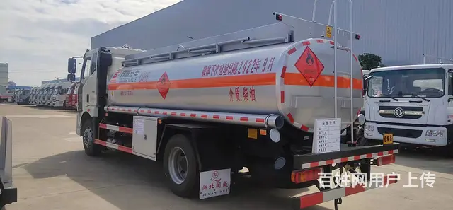 国六解放10吨油罐车，源头厂家低价出售 - 图片 3
