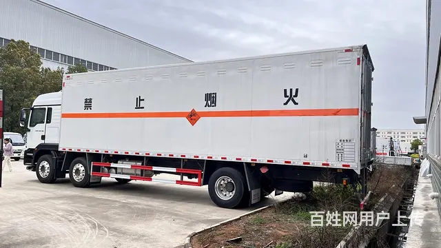 汕德卡9.8米小三轴拉硫酸甲醛厢式车可带液压尾板 - 图片 5