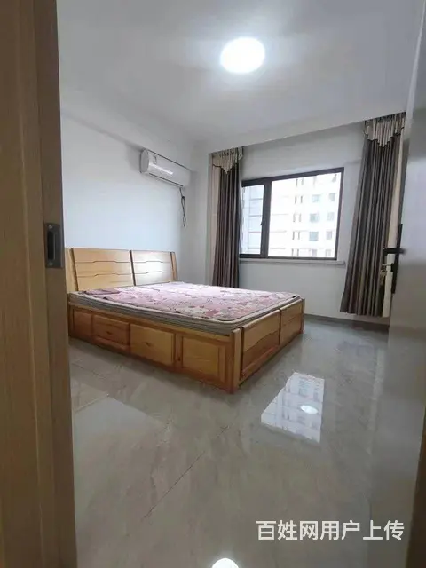东方银座7楼80平朝向南，两室两厅一厨一卫，精装修，家具家电 - 图片 1
