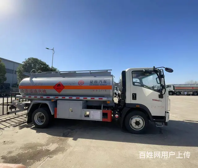 重汽豪沃7吨油罐车  新款上市 心动不如行动 - 图片 2