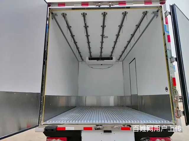 蓝牌4米2保温厢体肉钩猪肉冷藏车冷链车 新鲜肉 - 图片 9