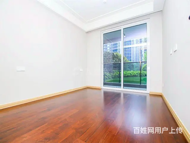 锦尚和品府 客厅东边对泳池 南边1300方大草坪 诚心卖 - 图片 4