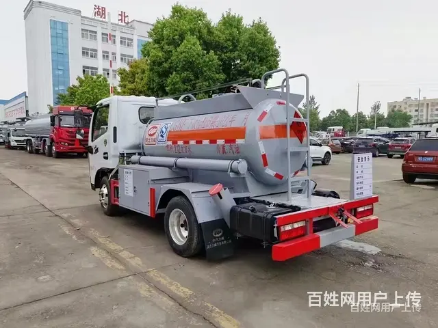 国六东风蓝牌油罐车 新配置报价 - 图片 8