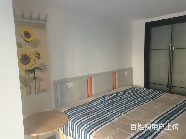 盛世龙城精品阳面车库家电齐全月付750 - 图片 1