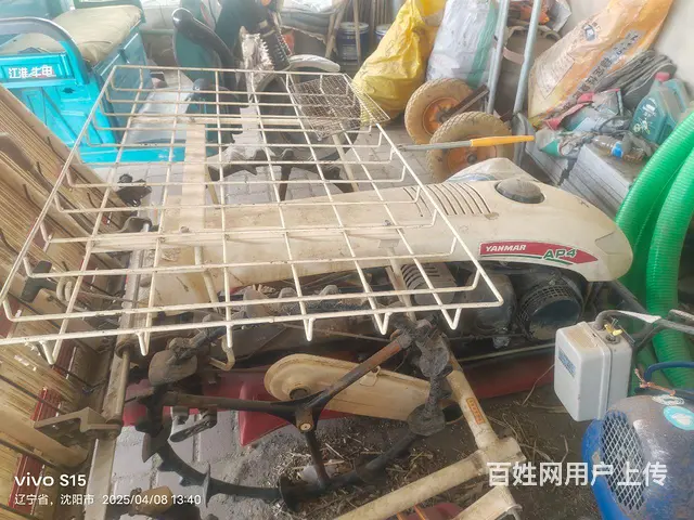 洋马手扶四行插秧机新换机油，保养到位化油器油都年年 - 图片 1