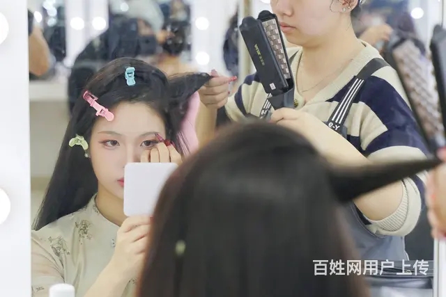 广州学化妆，大家都选择百美汇学校，专业靠谱 - 图片 1