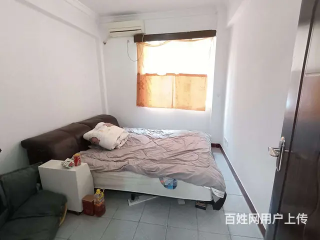 吉大荔苑4房2厅出租，租价2600，楼梯6楼。 - 图片 4