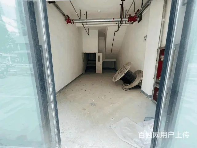 挑高六米，小区主门口五折出售 原价3.3万现价1.5万每平 - 图片 1