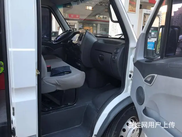 依维柯长轴中顶6座支持分期首付2万开走包过户 - 图片 5