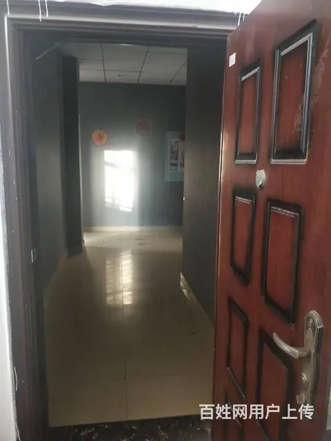 出租蕲春齐昌大道临街门面，精装设施齐全有停车场，周围三所学校 - 图片 4
