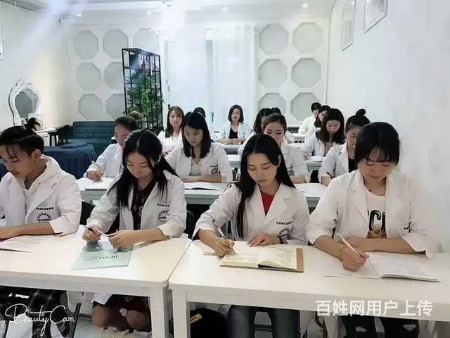 武汉市环亚职业培训学校 - 图片 4