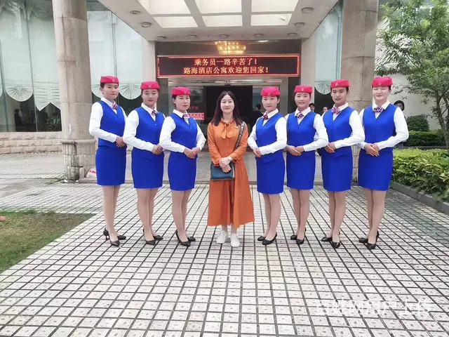 黔南D复兴号高铁聘高薪高铁乘务员 - 图片 4